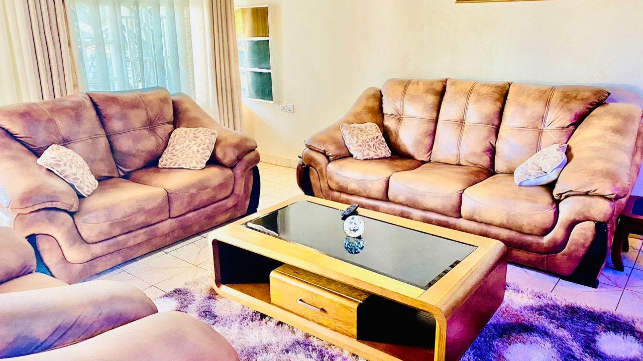 K003_Gisozi beautiful fully furnished house for rent in a great neighbourhood 
