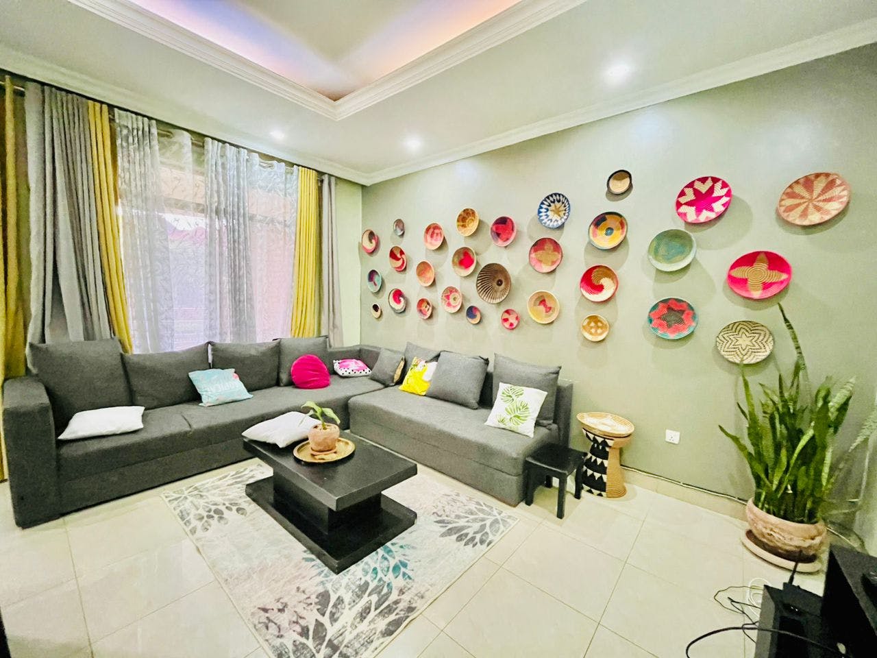 K007_Kibagabaga beautiful fully furnished apartment for rent 