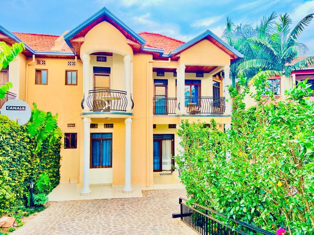 Gacuriro Beautiful Fully Furnished House for Rent (Near Simba Center) 2,500,000 RWF/month